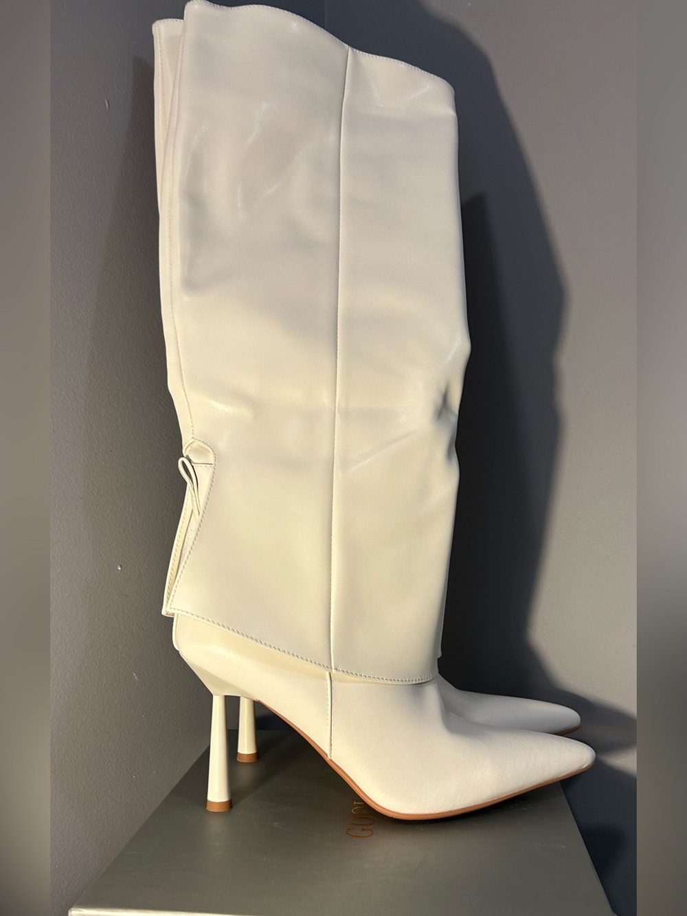 NIB Skylar Fold-Over Cuffed Knee-High Dress Boots - White Size 9-9/12